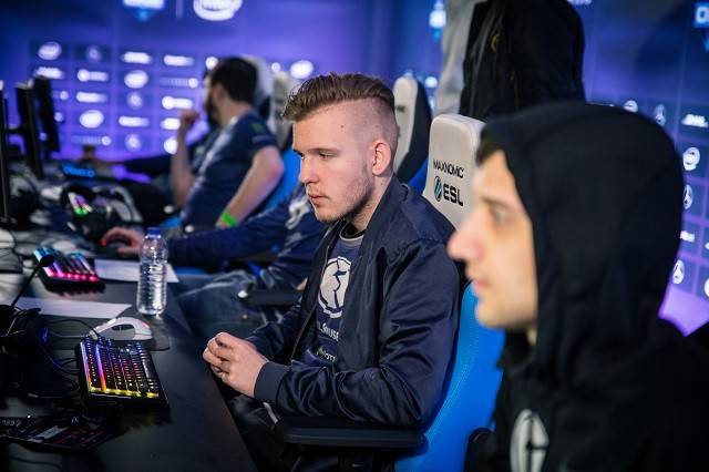 积极换防一 积极换防一